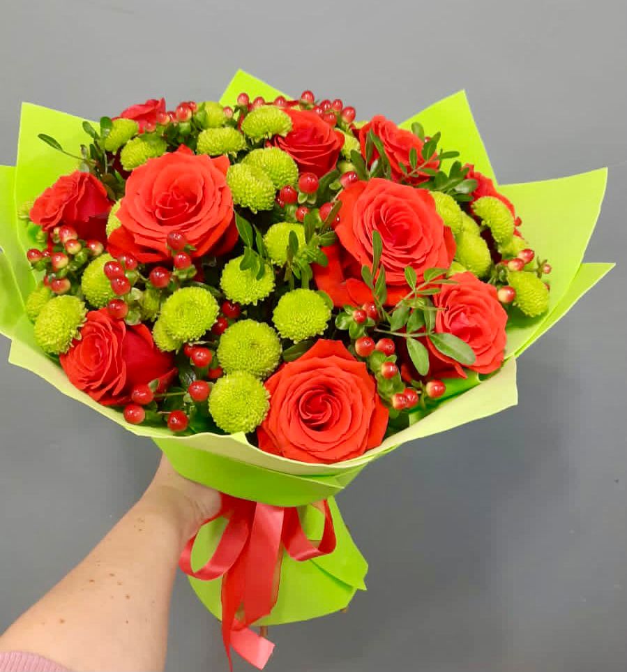 Букет цветов из: Хризантемы и Розы в Нязепетровске