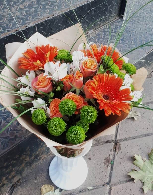 Букет цветов из: Герберы, Хризантемы, Альстромерии и Розы в Нязепетровске