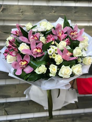 Букет цветов из: Розы и Хризантемы в Нязепетровске