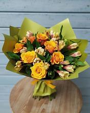 Букет цветов из:  Альстромерии и Розы в Нязепетровске