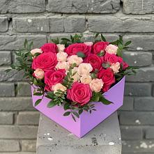 Цветочная композиция из Розы в коробке в Нязепетровске