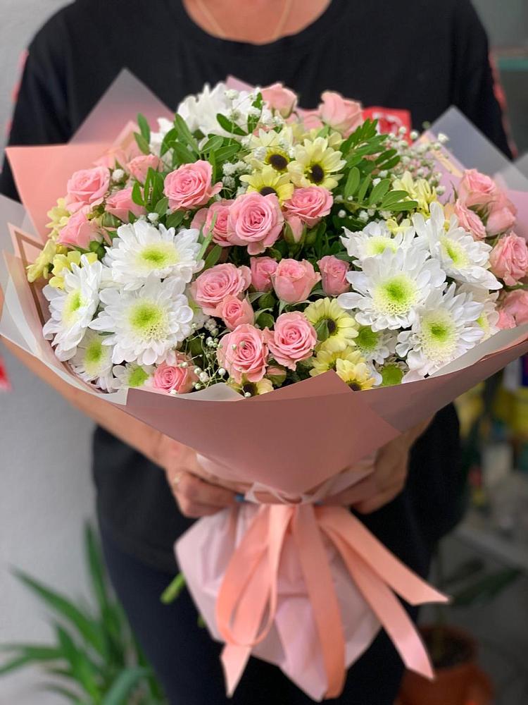 Букет цветов из: Розы и Хризантемы в Нязепетровске