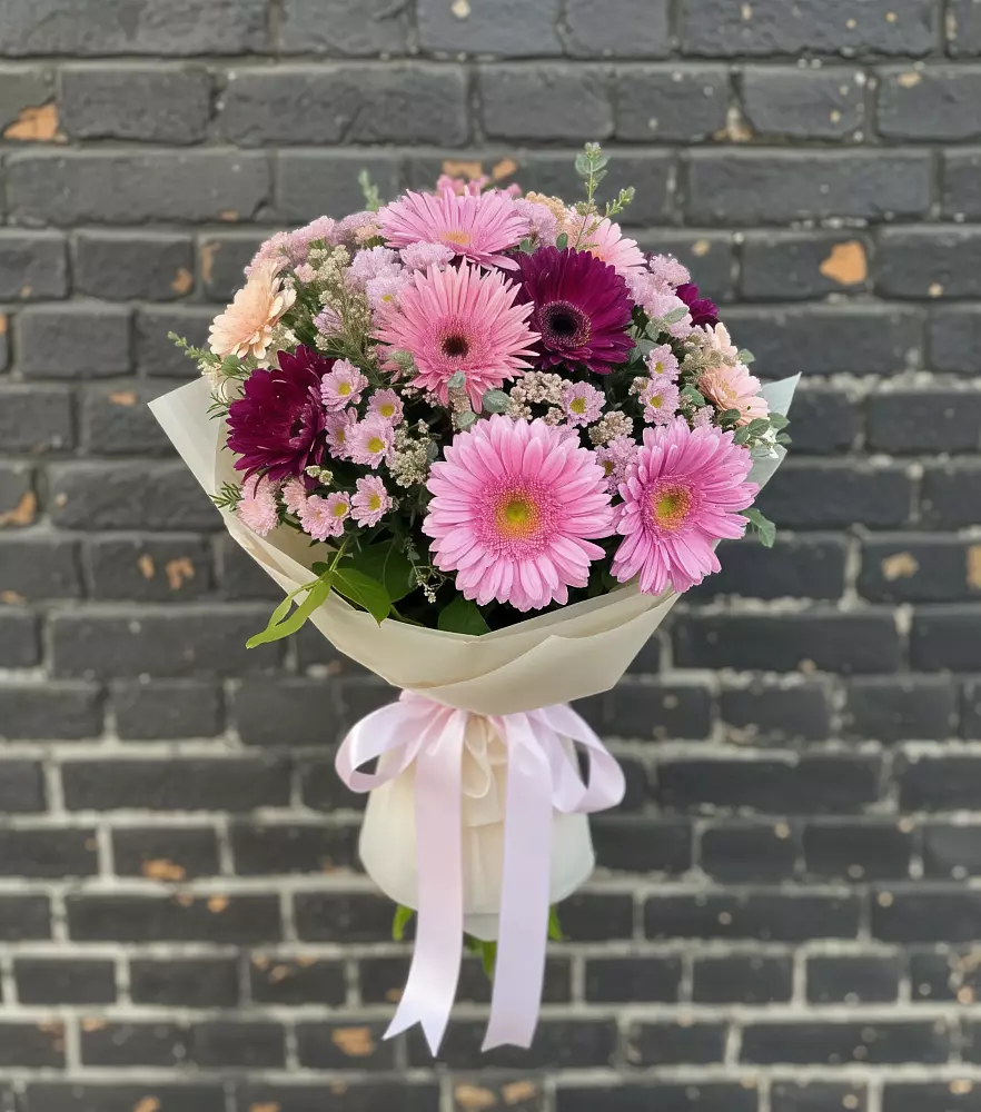 Букет цветов из: Герберы и Хризантемы в Нязепетровске