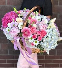 Цветочная композиция из Розы, Хризантемы, Пионы и Лизиантусы в корзине #REPLACE_PRED# Нязепетровске