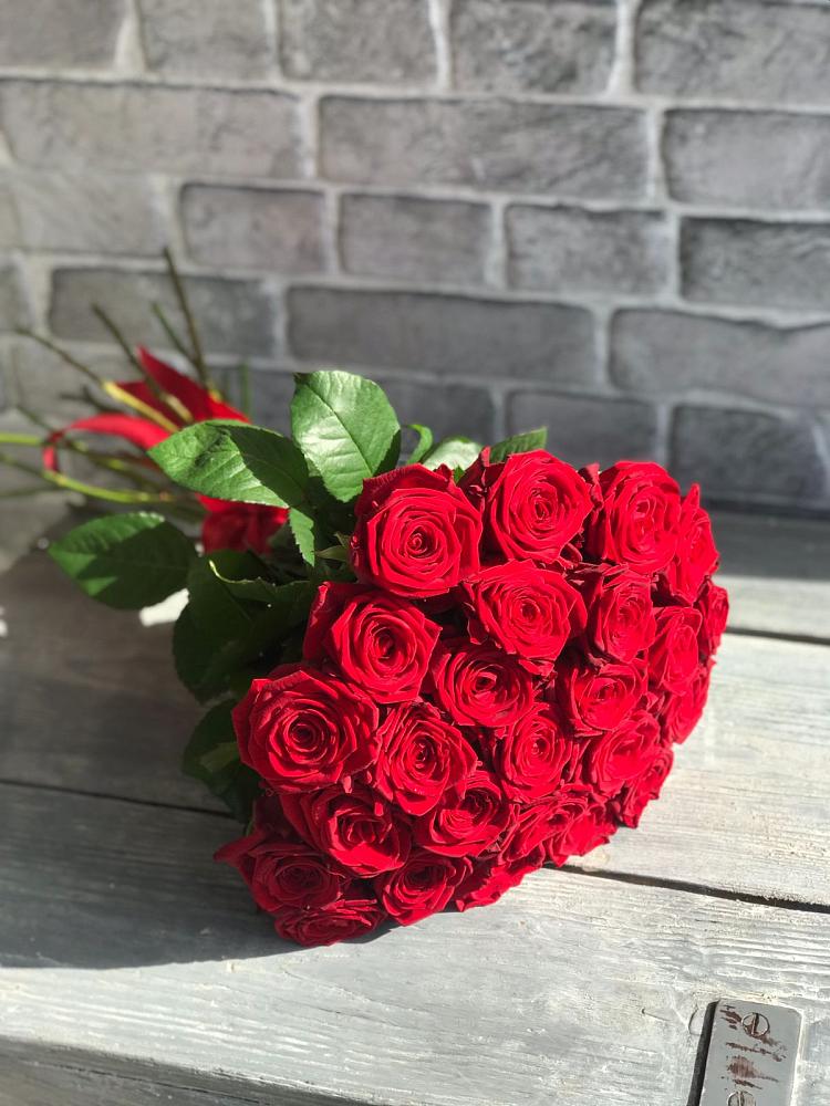 Букет Красные розы Фридом в Нязепетровске