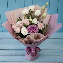 Букет цветов из:  Розы и Лизиантусы в Нязепетровске