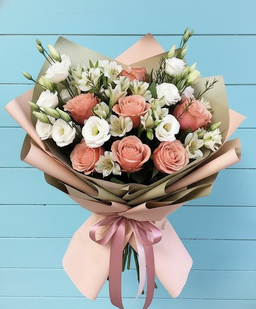 Букет цветов из: Розы, Альстромерии и Лизиантусы в Нязепетровске