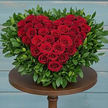 Цветочная композиция из Розы в виде сердца в Нязепетровске