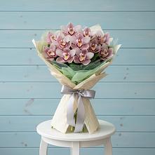 Букет цветов из:  Орхидеи и Розы в Нязепетровске