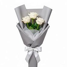 Букет 3 белые розы в Нязепетровске