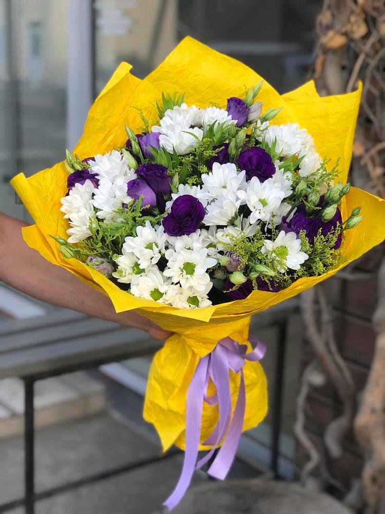 Букет цветов из: Ирисы, Хризантемы и Ромашки в Нязепетровске