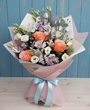 Букет цветов из:  Лизиантусы, Розы, Альстромерии и Гипсофила в Нязепетровске