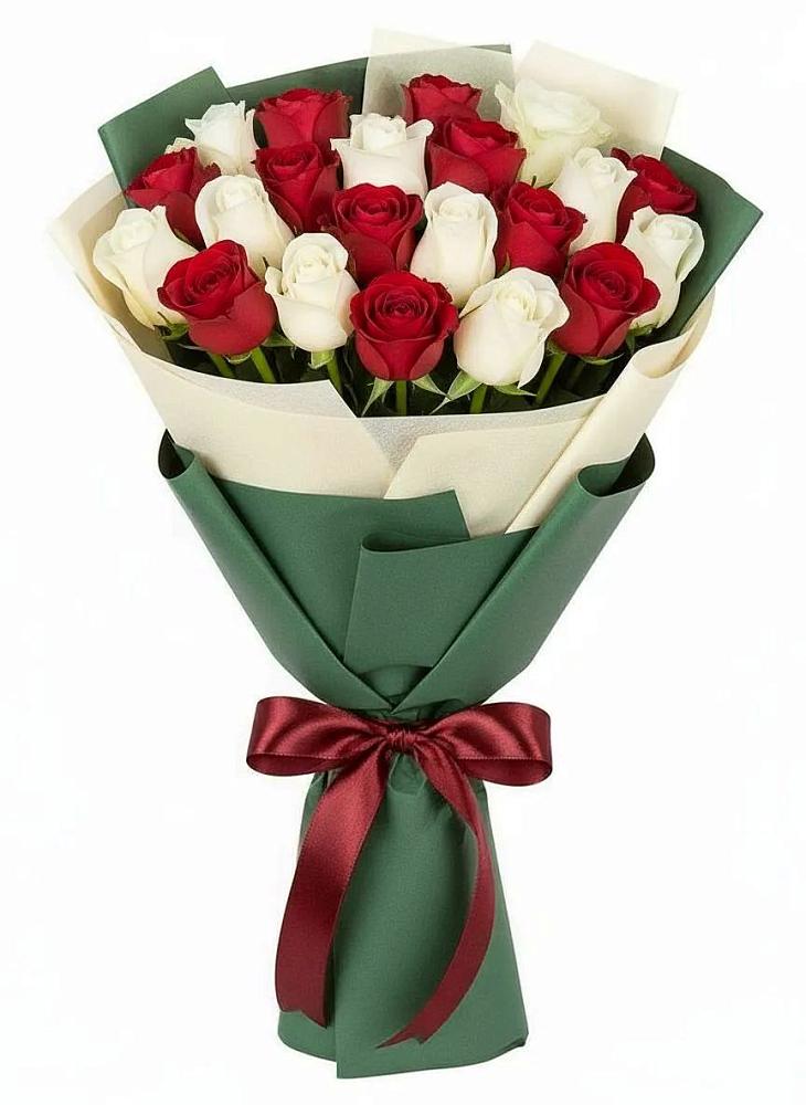 Букет Микс из красных и белых роз в Нязепетровске