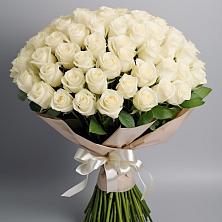 Букет 101 беля роза Белоснежка в Нязепетровске
