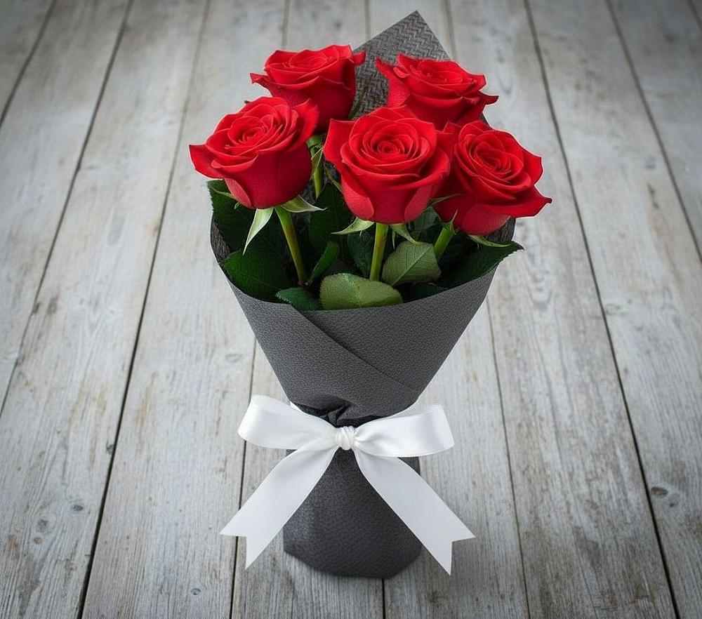 Букет 5 Красных роз Эдлесс Лав в Нязепетровске