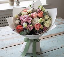 Букет цветов из:  Розы, Лизиантусы и Гвоздики в Нязепетровске