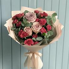 Букет цветов из:  Гвоздики и Розы в Нязепетровске