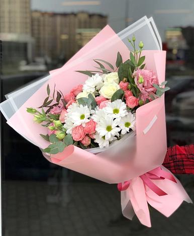 Букет цветов из: Розы, Лизиантусы и Хризантемы в Нязепетровске